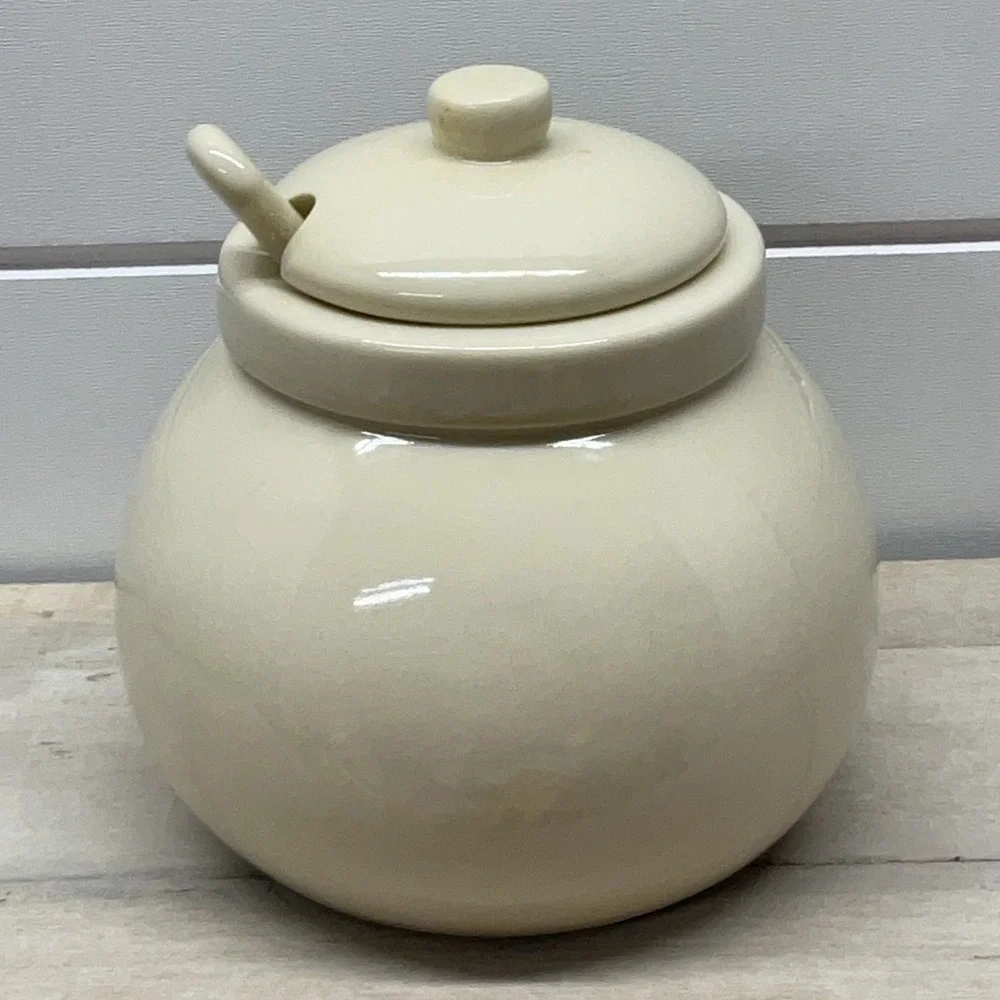Gallery Originals 1984 La Moutarde Ceramic Mustard Pot with Lid and Spoon Cream